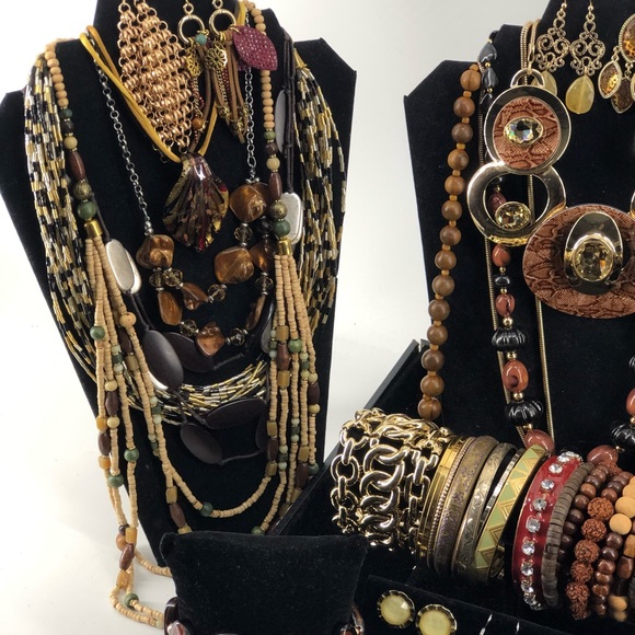 Huge Vintage To Now Large Jewelry Lot For Sale African Inspired - Picture 6 of 11